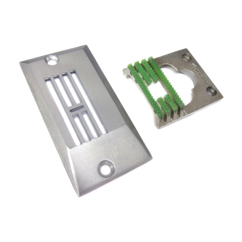 503733NR Needle Plate + 503734TR Feed Dog — Needle Plate and Feed Dog for Singer / Juki Zigzag Machine 503733NR Thick Needle Plate Needle Hole Width : 6mm 503734TR Rubber Feed Dog Teeth Width : 13.5mm Teeth in Mid-row : 6T + 9T