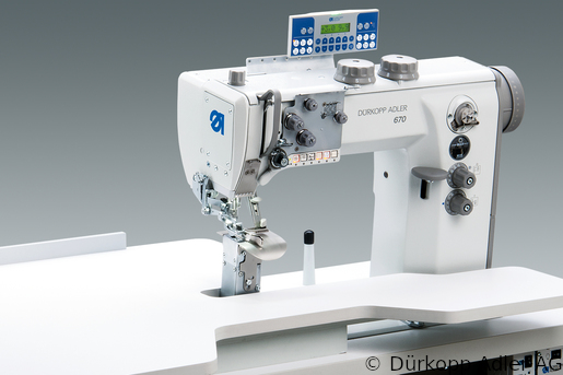670- Dürkopp Adler 1-Needle lockstitch post bed bottom feed, needle feed and alternating foot top feed sewing unit (0670 990001 016)