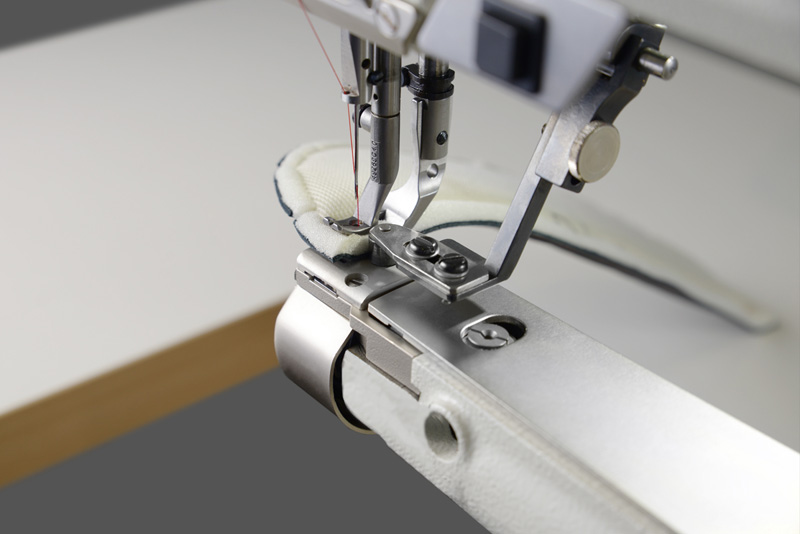 PFAFF 335 Одноигольная машина с рукавной платформой челночного стежка с верхним и нижним и игольным продвижением