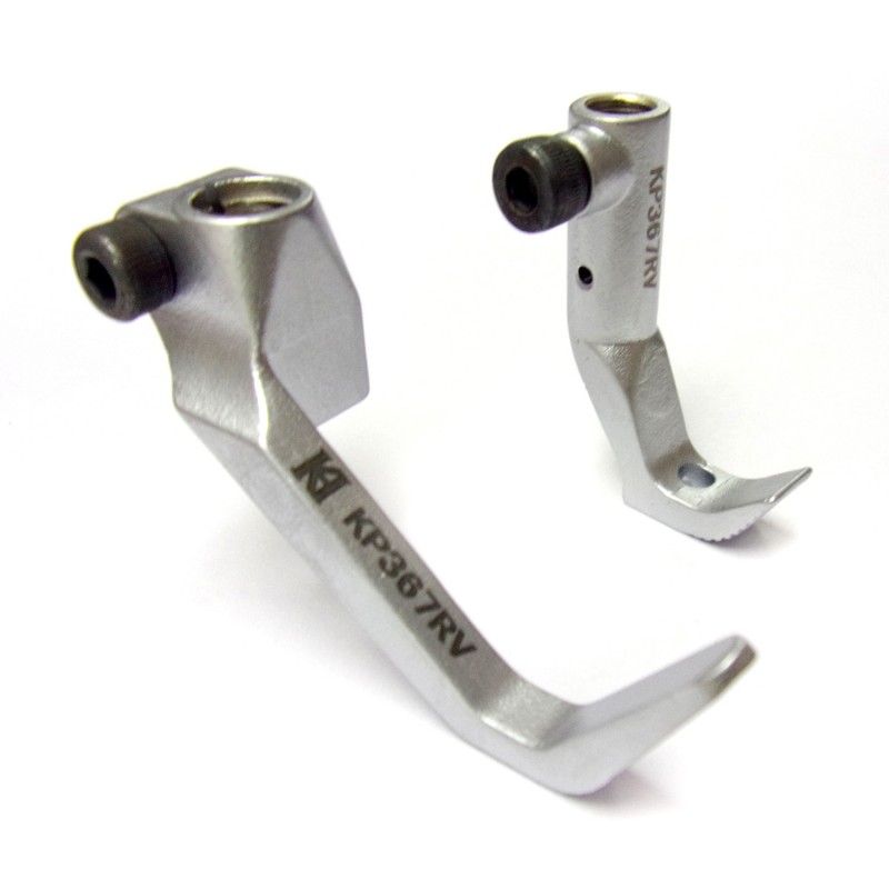KP367RV Cording Feet — Right cording feet set for climbing cross seamsPresser foot width : 4.6 mmFeeding foot width : 6.5 mm